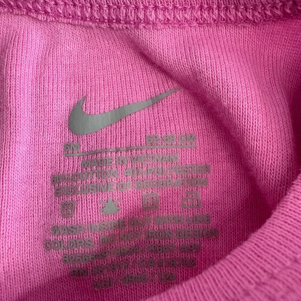 Nike Baby Essentials 3 Pack Long Sleeve Bodysuit Set in pink 6m